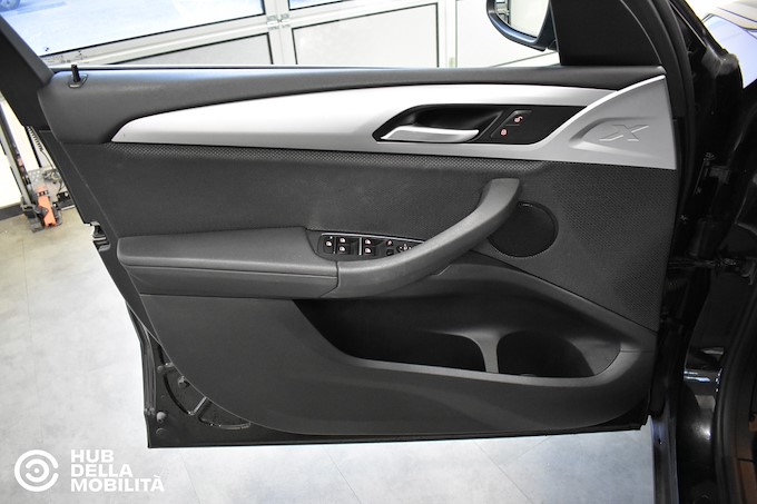 BMW X3 xDrive20d 48V Business Advantage